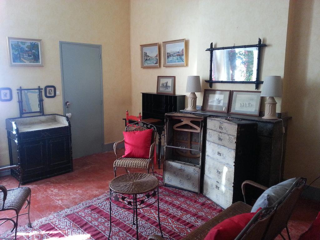 La Maison De L'Oenologue Poucharramet Phòng bức ảnh