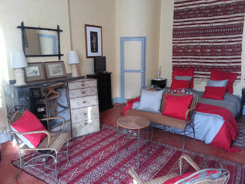 La Maison De L'Oenologue Poucharramet Phòng bức ảnh